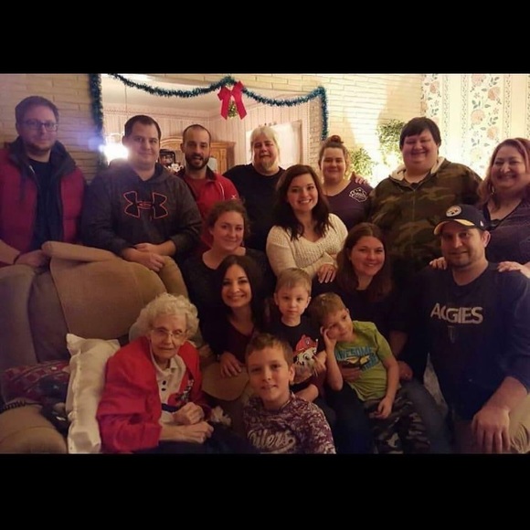 Meet your Posher, Kimberly - Picture 6 of 16